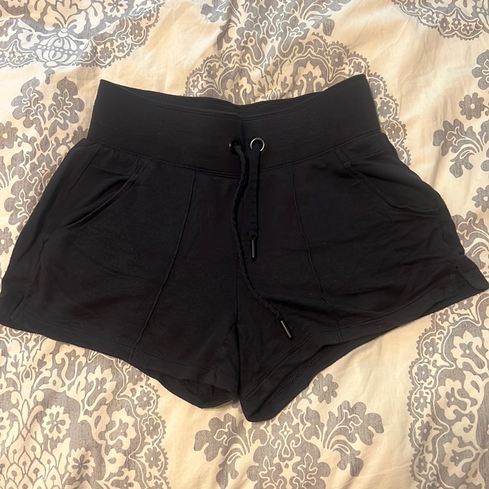 Athleta black comfy shorts drawstring